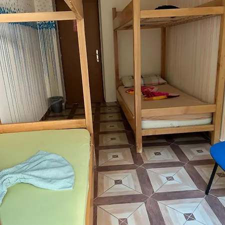 Hostel The Secret Garden Tirana