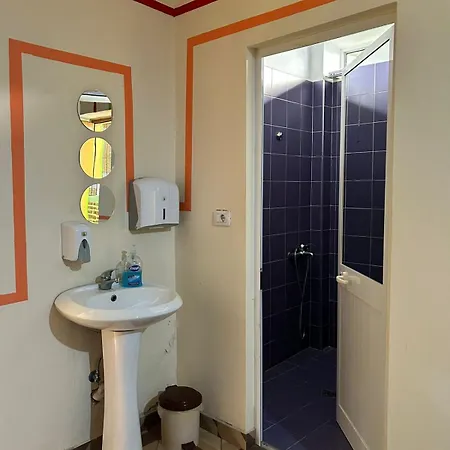 بيت شباب The Secret Garden تيرانا