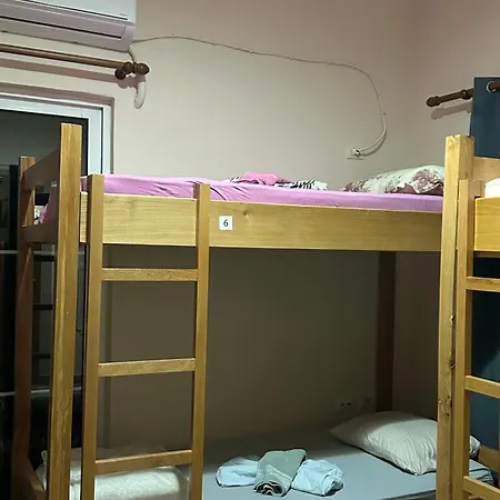 The Secret Garden بيت شباب تيرانا